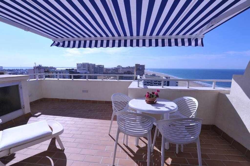 Atico Apartamento Loft Playa Victoria カディス エクステリア 写真