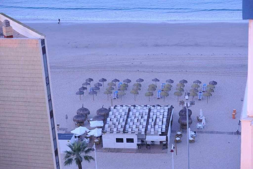 Atico Apartamento Loft Playa Victoria カディス エクステリア 写真