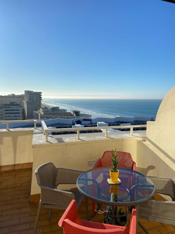 Atico Apartamento Loft Playa Victoria カディス エクステリア 写真